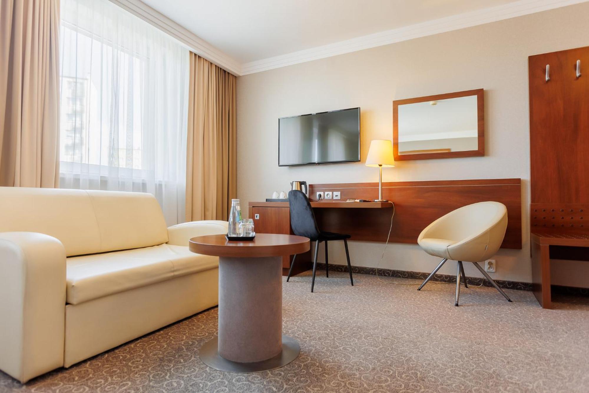 טארנאו Hotel Tarnovia מראה חיצוני תמונה